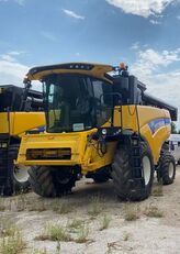 новый зерноуборочный комбайн New Holland CX6.80